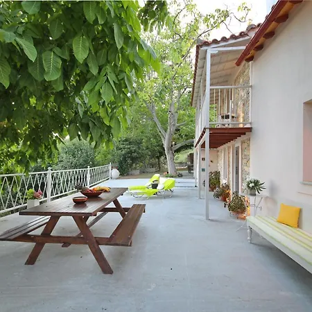 בית נופש Pyrgos סקופלוס טאון