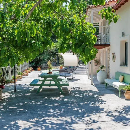 Nyaraló Pyrgos