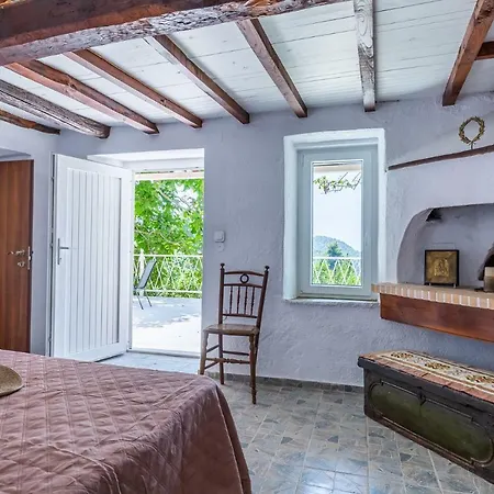 Pyrgos בית נופש *