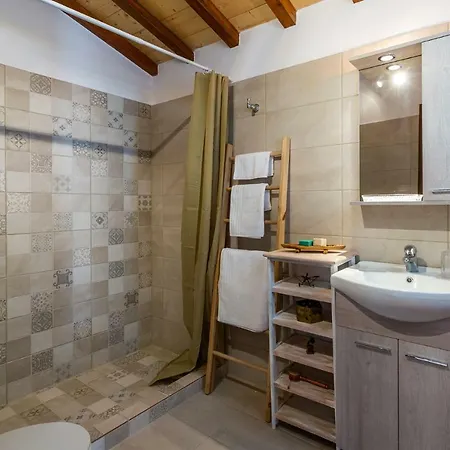 Pyrgos בית נופש